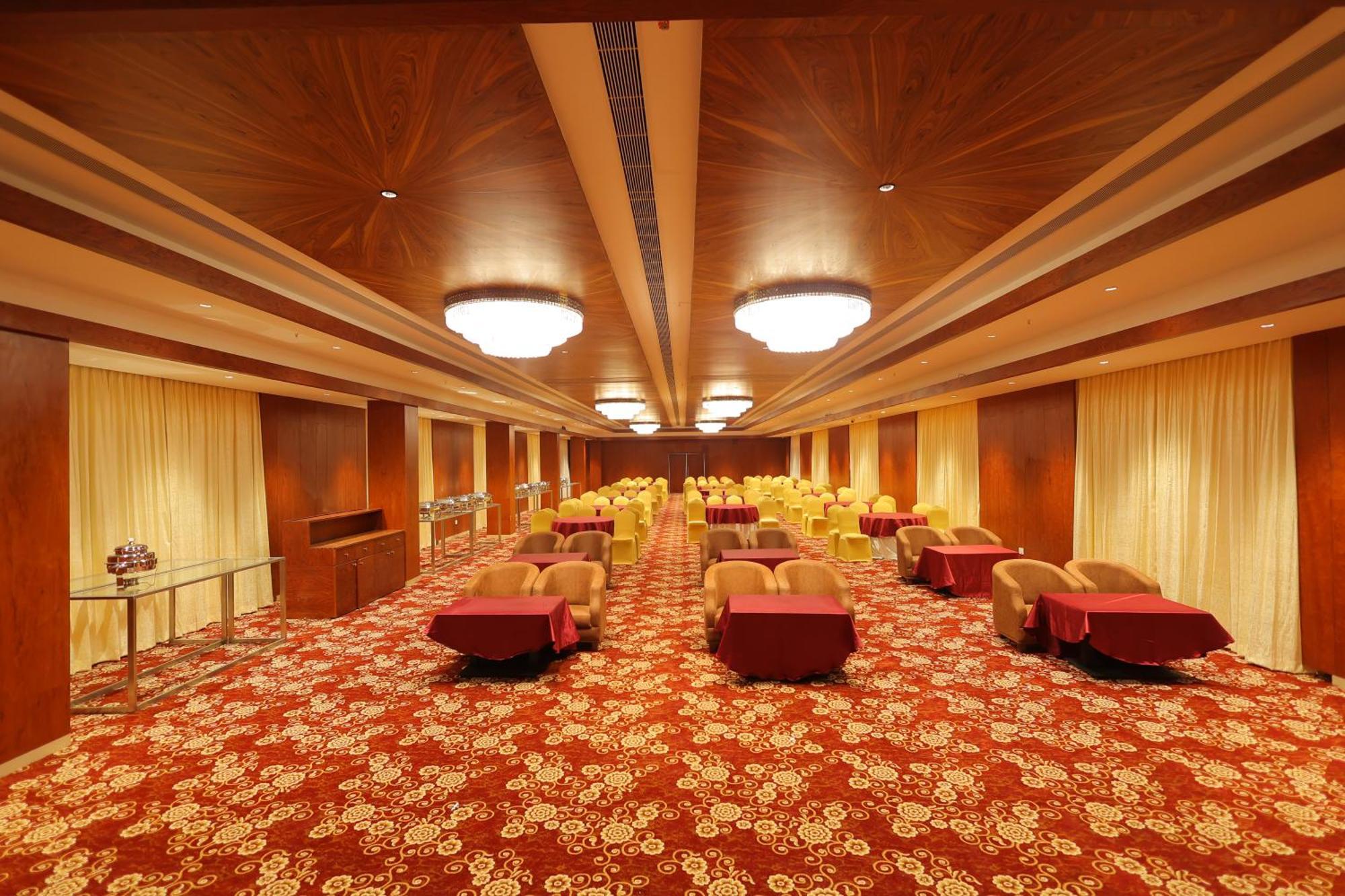 Icon Grand Hotel By Bhagini Bangalore Exterior photo