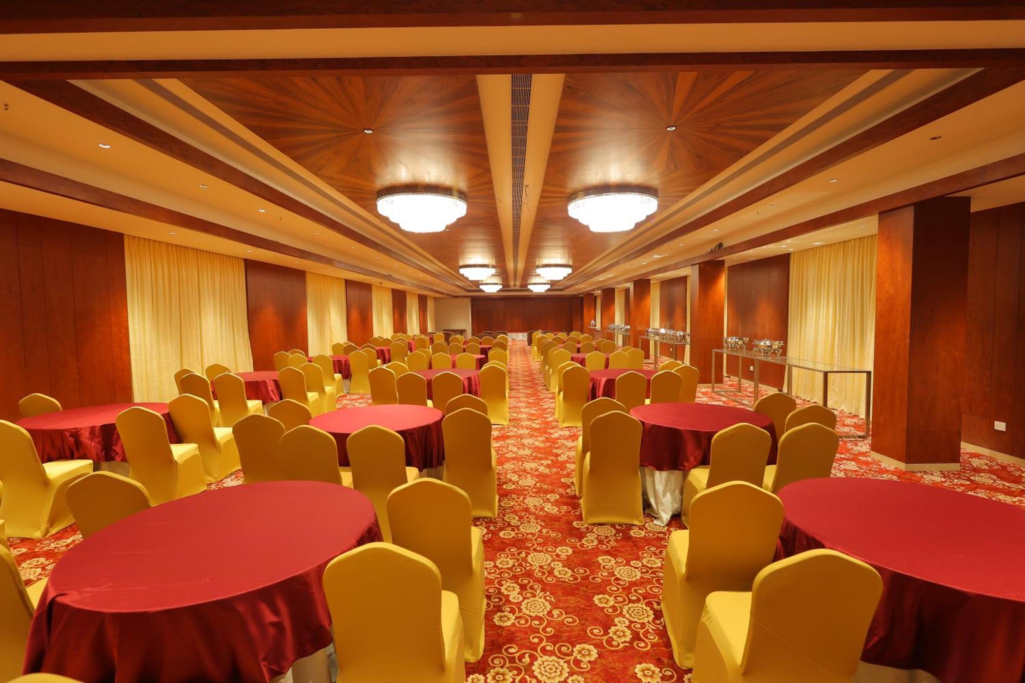 Icon Grand Hotel By Bhagini Bangalore Exterior photo