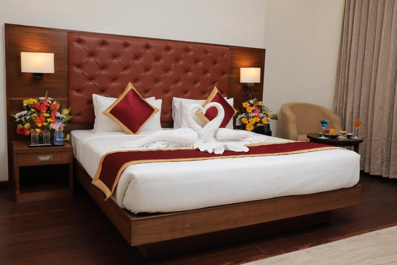 Icon Grand Hotel By Bhagini Bangalore Exterior photo