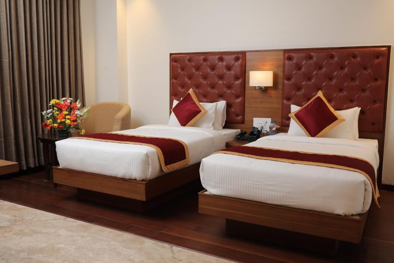 Icon Grand Hotel By Bhagini Bangalore Exterior photo